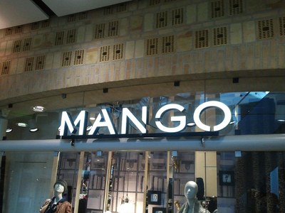 Licht reclame MANGO 2.jpg